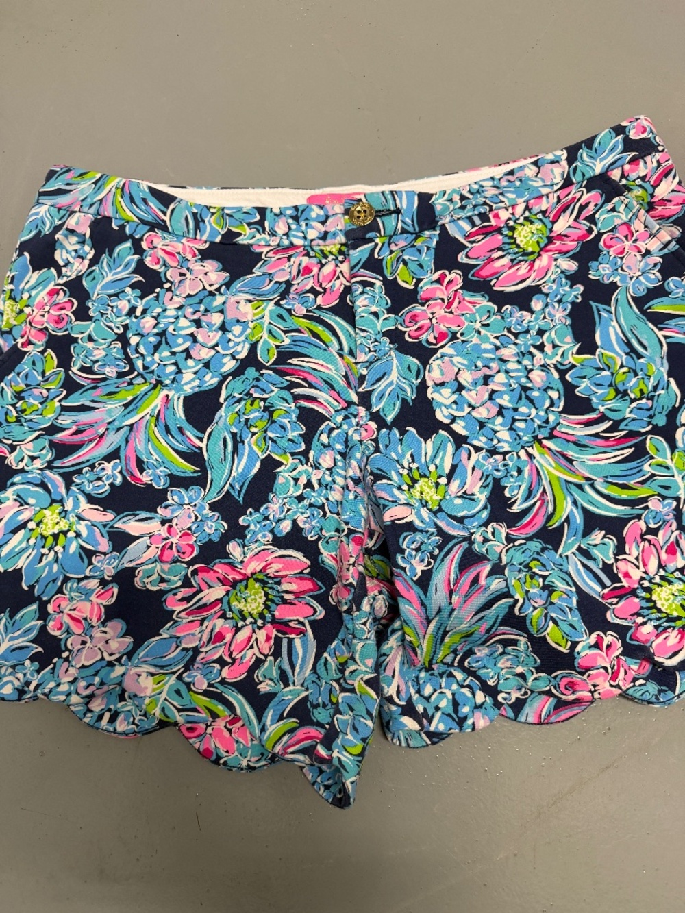 Lilly Pulitzer Scalloped Floral Printed Shorts Size 16 Pink Blue Green Pockets